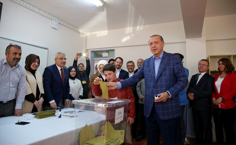 Oyunu kullanan Erdoğan: Milletimin geleceğe yürüyeceğine inanıyorum - 1