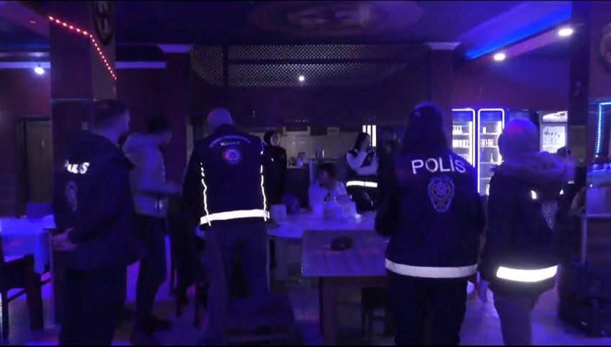 Sakarya’da fuhuş operasyonu: 67 gözaltı Sakarya’da fuhuş operasyonu: 67 gözaltı