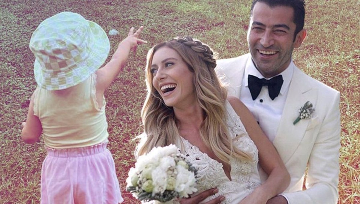 Sinem Kobal kızı Leyla'nın fotoğrafını ilk kez paylaştı Sinem Kobal kızı Leyla'nın fotoğrafını ilk kez paylaştı