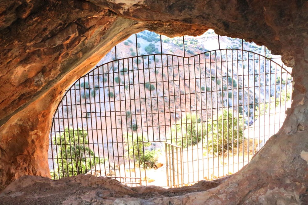 Palanlı Mağarası defineciler tarafından tahrip edildi - 11
