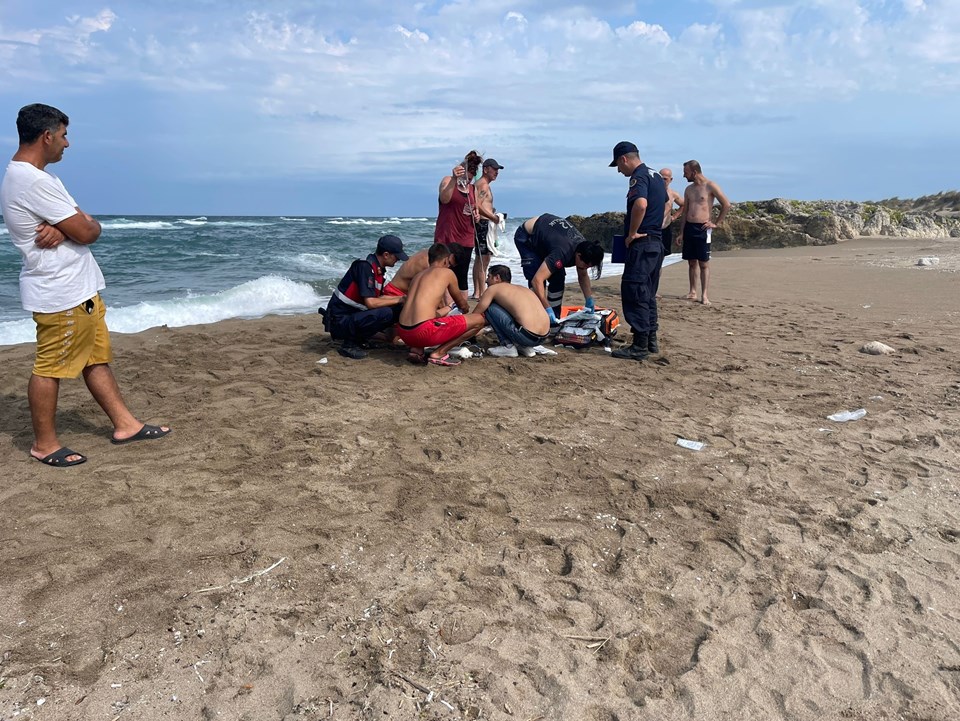 Kandıra'da yasağa rağmen denize giren bir kişi boğuldu - 1