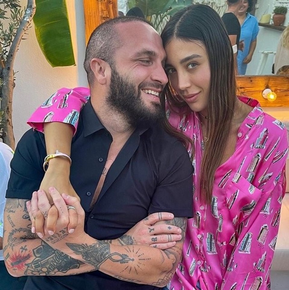 Alelade Show'a katılan Berkay Şahin eşi Özlem Ada Şahin ile ilk tanışmalarını anlattı! - 1
