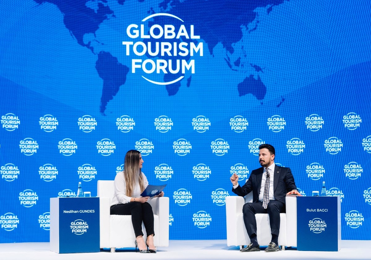 Dünya Turizm Forumu Enstitüsü Başkanı Bulut Bağcı (sağda)