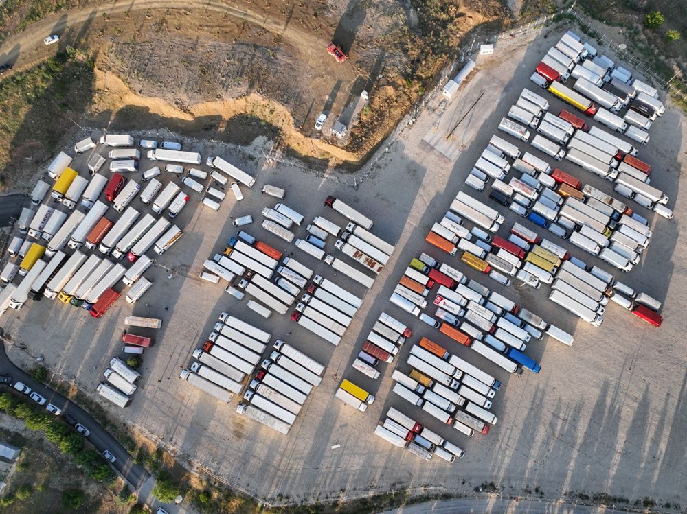 Bu sabah Ankara'dan yola çıktılar: 2 milyon 560 bin kişinin kaderi bu TIR'ların içinde - 2
