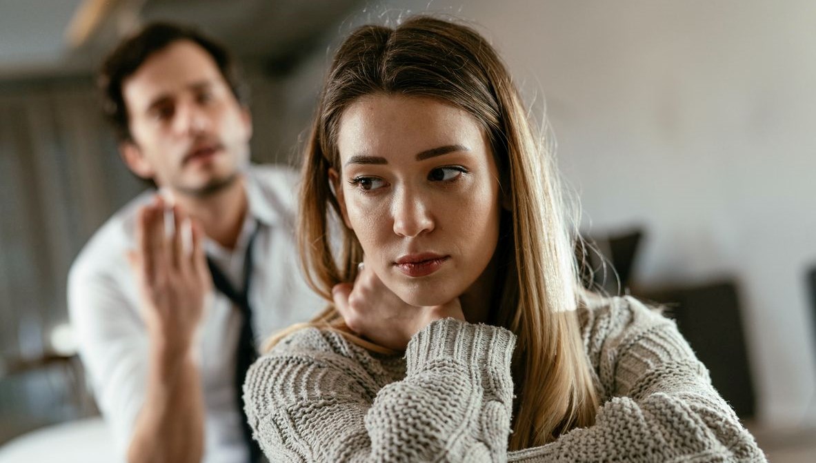 Partnerinizin size doğru davranmadığını gösteren 5 işaret