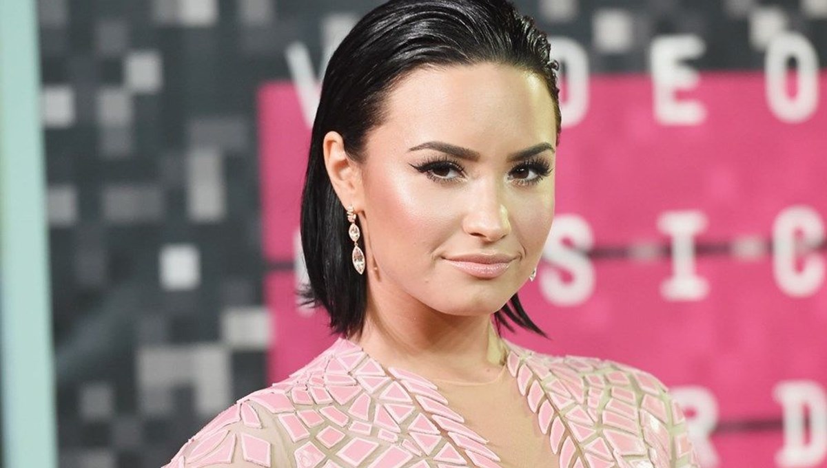 Demi Lovato: 'Uzaylı' terimi dünya dışı varlıklar için aşağılayıcı