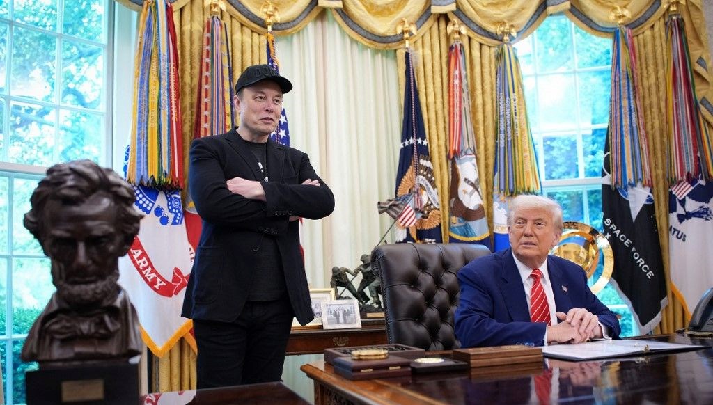 Trump, Elon Musk'ı yerden yere vurdu: Güney Afrika'daki evine dönmek zorunda kalacaktı