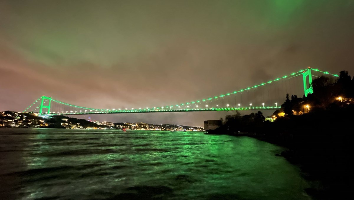 FSM Köprüsü organ bağışına dikkati çekmek için ışıklandırıldı