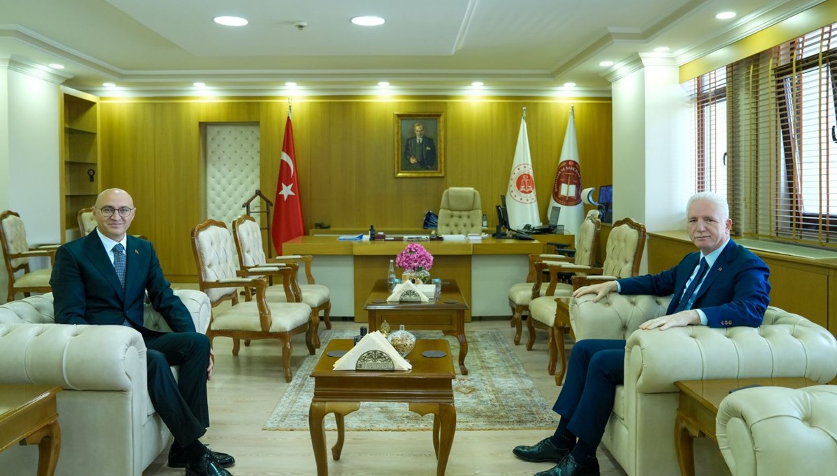 Vali'den yeni atanan başsavcıya ziyaret Vali'den yeni atanan başsavcıya ziyaret