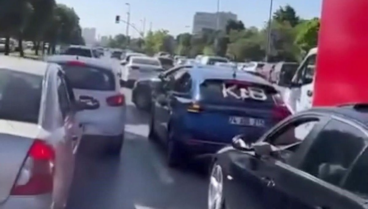 Pendik ve Sultangazi'de tepki çeken düğün konvoyu Pendik ve Sultangazi'de tepki çeken düğün konvoyu