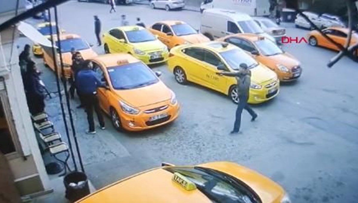 16 yaşındaki çocuk, 3 saat 15 dakikada 8 kişiyi yaraladı 16 yaşındaki çocuk, 3 saat 15 dakikada 8 kişiyi yaraladı