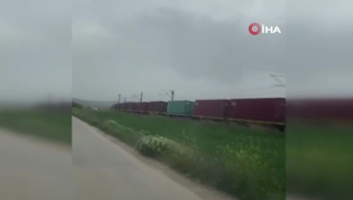 Ankara'da yük treni raydan çıktı Ankara'da yük treni raydan çıktı