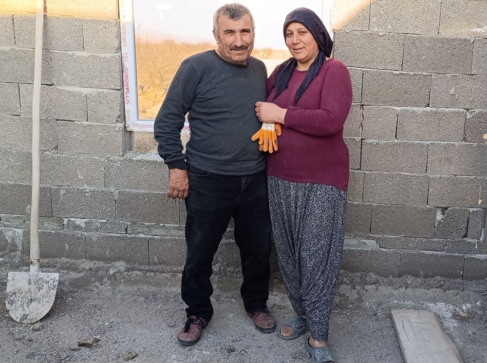 Kocası düşüp sakatlanınca inşaat işçisi oldu: Dekorasyon, ısı yalıtım, boya... Yapamadığı iş yok - 2