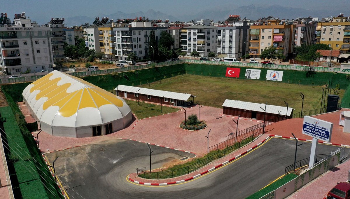 Deniz Baykal Spor Kompleksi'nde ücretsiz yüzme kursu Deniz Baykal Spor Kompleksi'nde ücretsiz yüzme kursu
