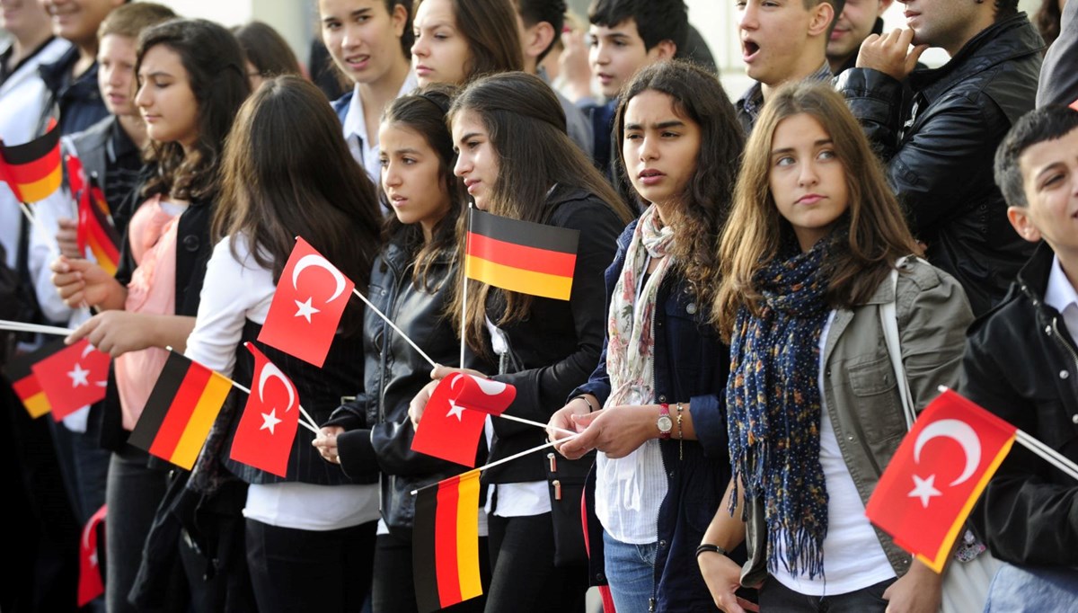 Almanya'da göçmen kökenlilerin sayısı artıyor: Türkiye ilk sırada Almanya'da göçmen kökenlilerin sayısı artıyor: Türkiye ilk sırada