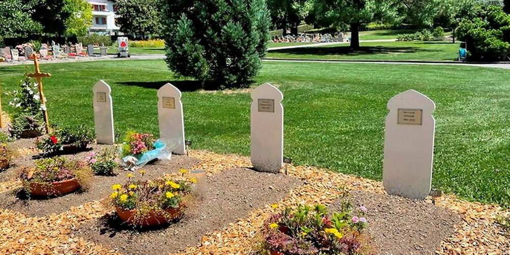 5 kişilik aile 7. kattaki balkonlarından atladı: Şüpheli ölümlerin arkasından komplo teorisi çıktı - 10