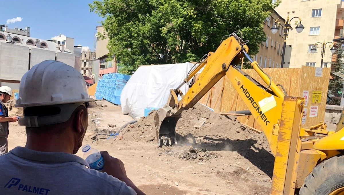 İnşaat kazısında doğalgaz borusu delindi