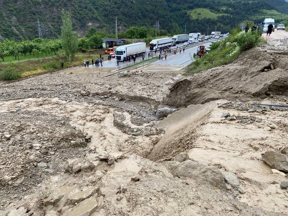Amasya'yı sel vurdu: 1 ölü, 1 kayıp - 7