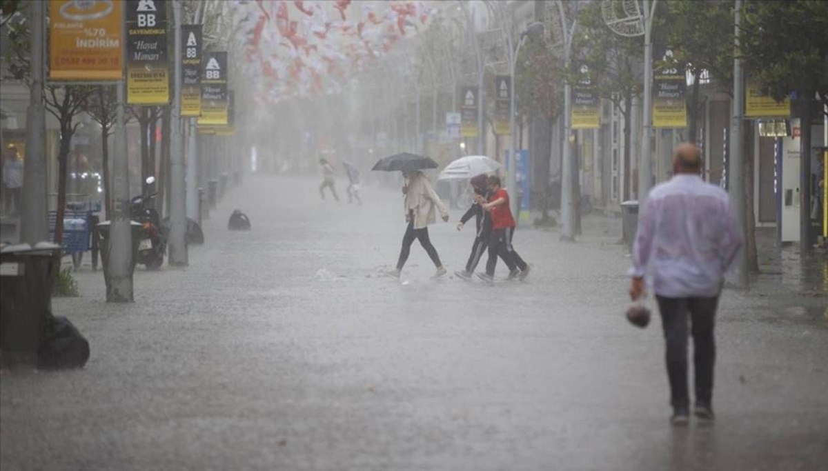Beş büyük kentte yağış var: Perşembe gününe dikkat