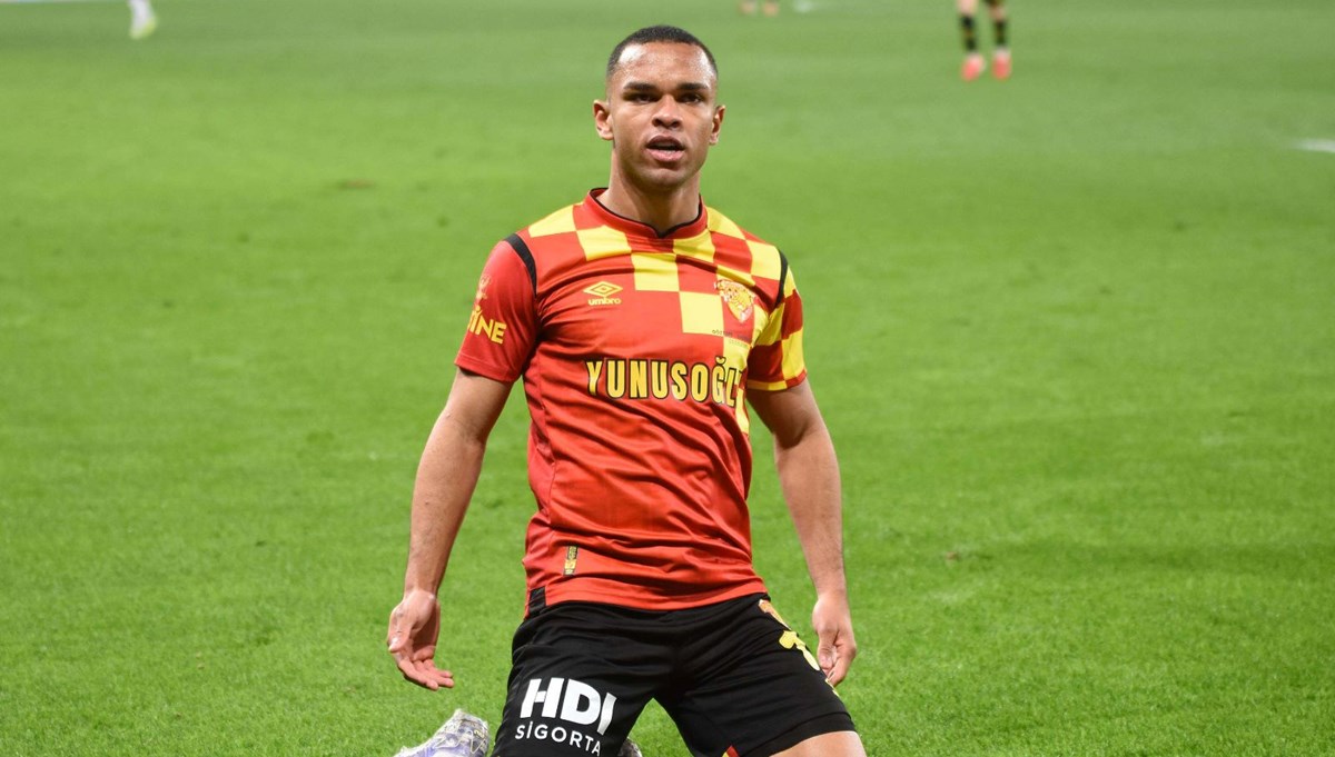 Göztepe'nin yeni orta sahası Premier Lig'den