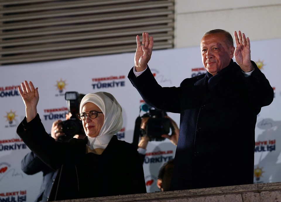 Cumhurbaşkanı Erdoğan'dan balkon konuşması - 1