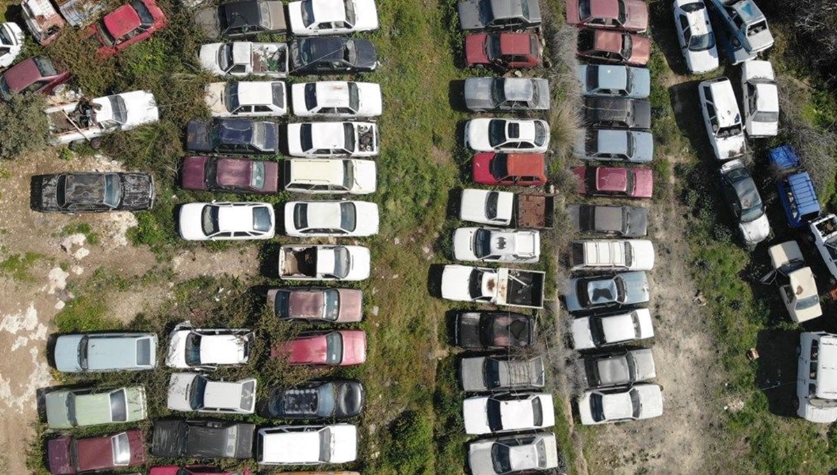Yedieminlerdeki araçların satışı başladı: Süreç nasıl işleyecek? Yedieminlerdeki araçların satışı başladı: Süreç nasıl işleyecek?