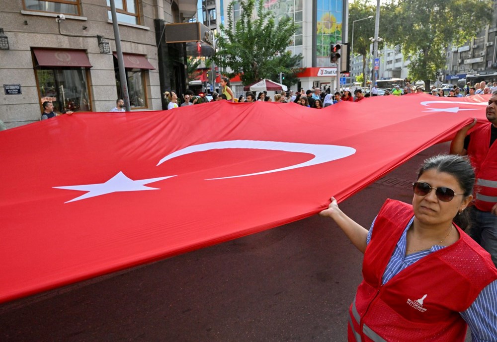 İzmir’dekurtuluş coşkusu (350 metrelik dev bayrak açıldı) - 5
