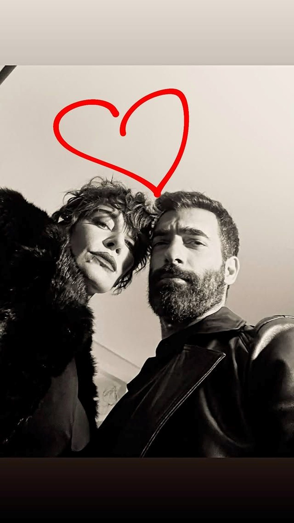 Ünlü isimlerden Sevgililer Günü paylaşımları - 9