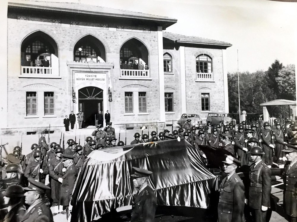 mustafa kemal ataturk un naasinin