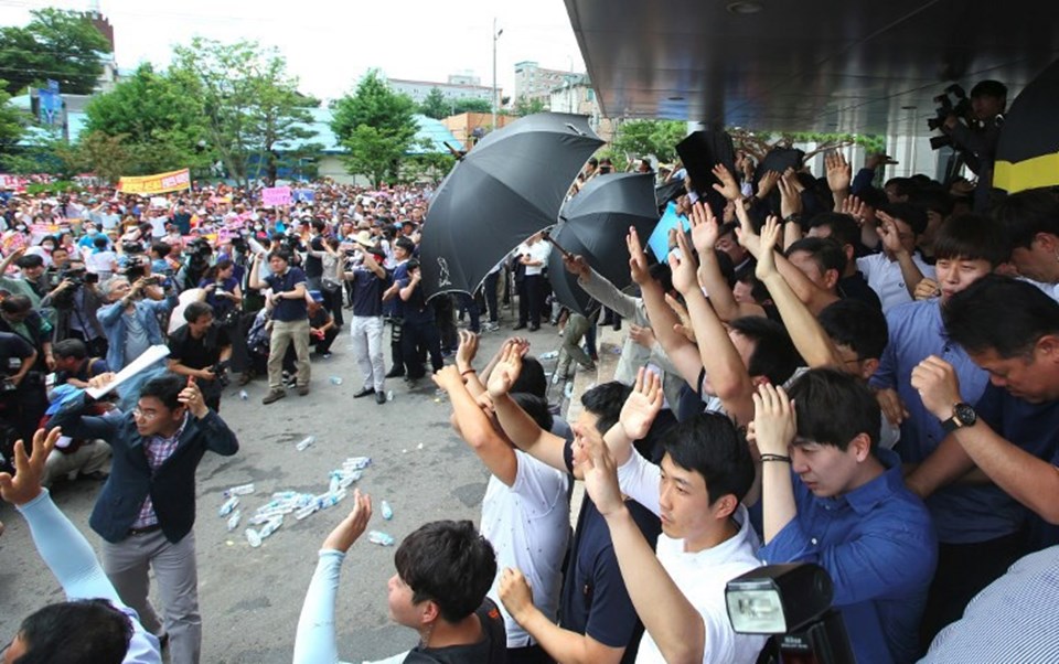 Güney Kore Başbakanı Hwang'a yumurtalı protesto - 2