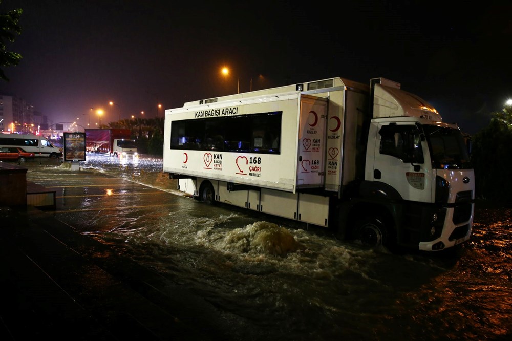 Kuvvetli sağanak birçok ilde hayatı felç etti: Sele kapılan 3 kişi hayatını kaybetti, 1 bebek kayıp - 21