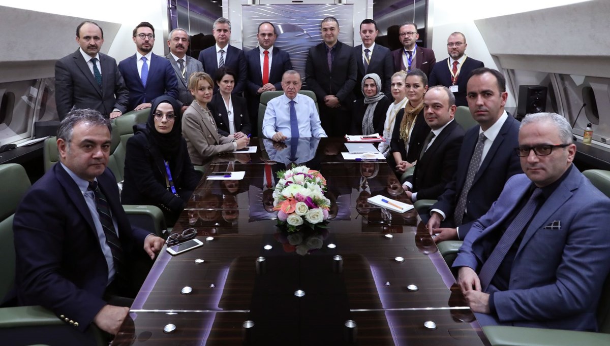 Cumhurbaşkanı Erdoğan: Kitabımda geri adım atmak yok, taarruzdayım