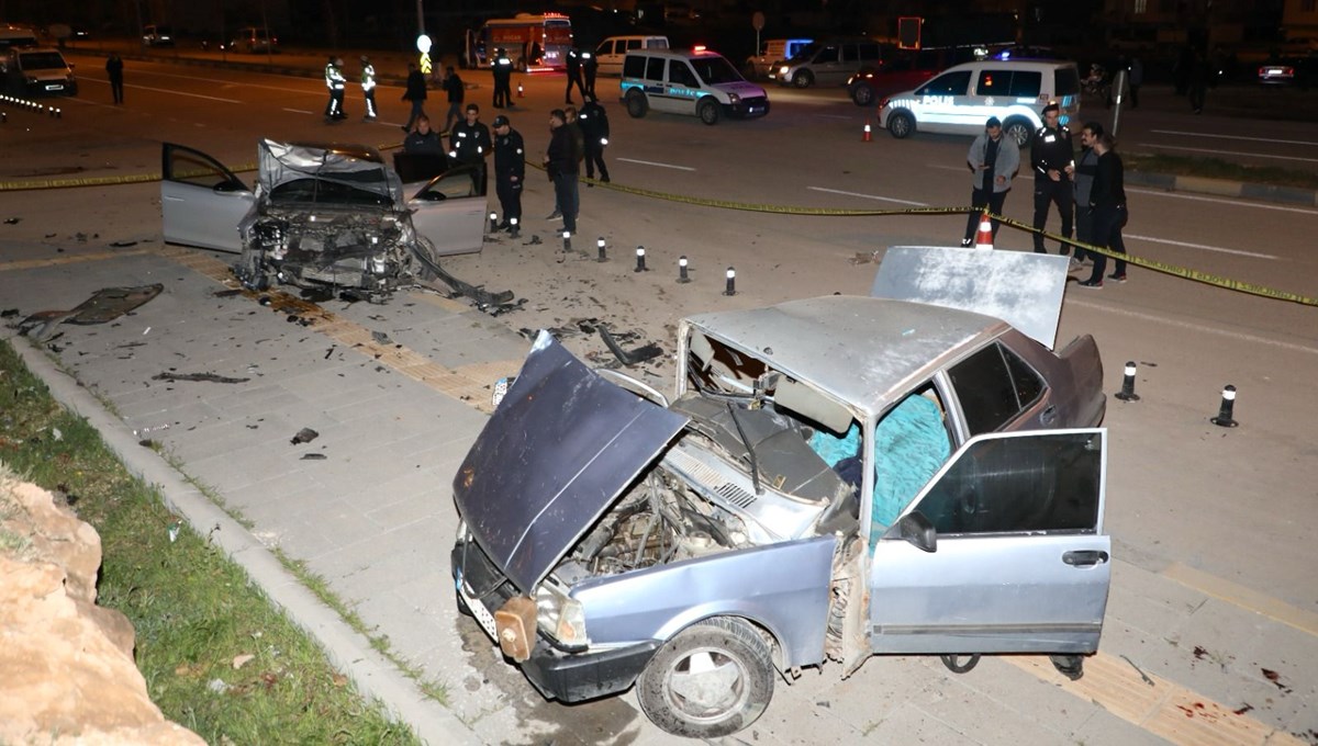Gaziantep'te 2 otomobil çarpıştı: 7 yaralı