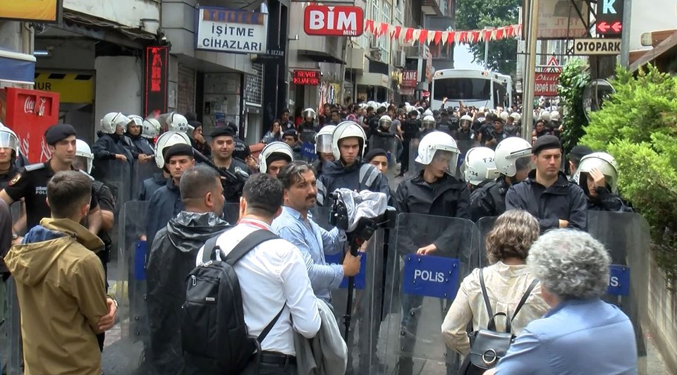 Kadıköy'de Öcalan'a destek yürüyüşüne müdahale: 70 gözaltı - 1