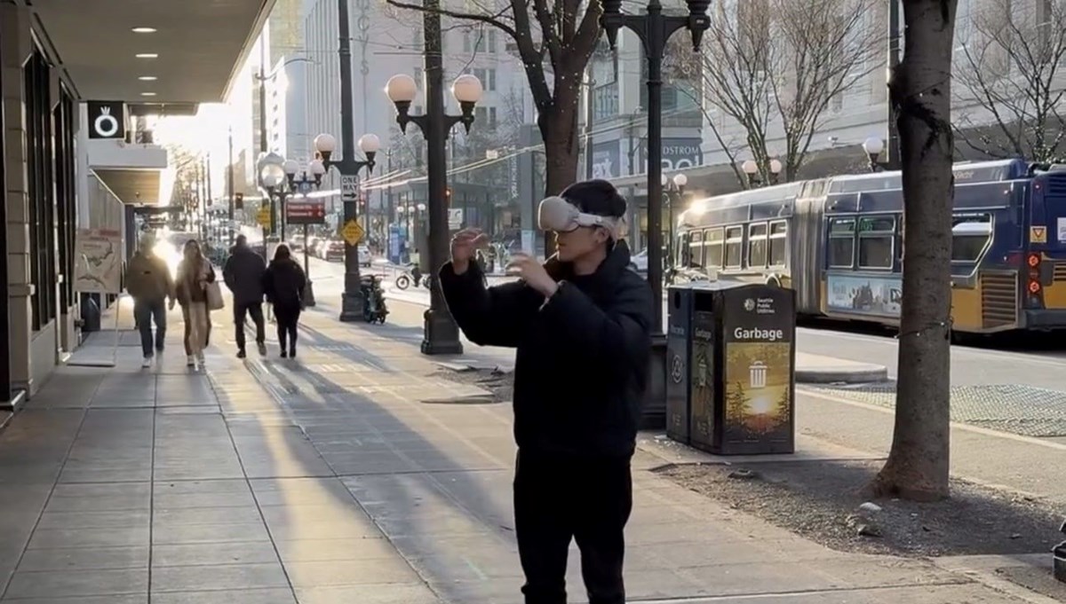 Bilim kurgu filmleri gerçek oldu: ABD sokaklarında Apple gözlüğü çılgınlığı