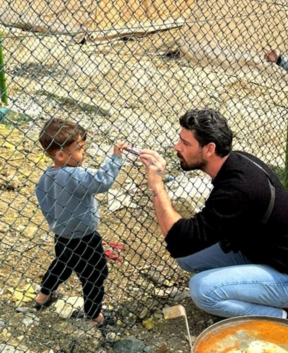 İtalyan oyuncu Michele Morrone deprem bölgesinde - 10