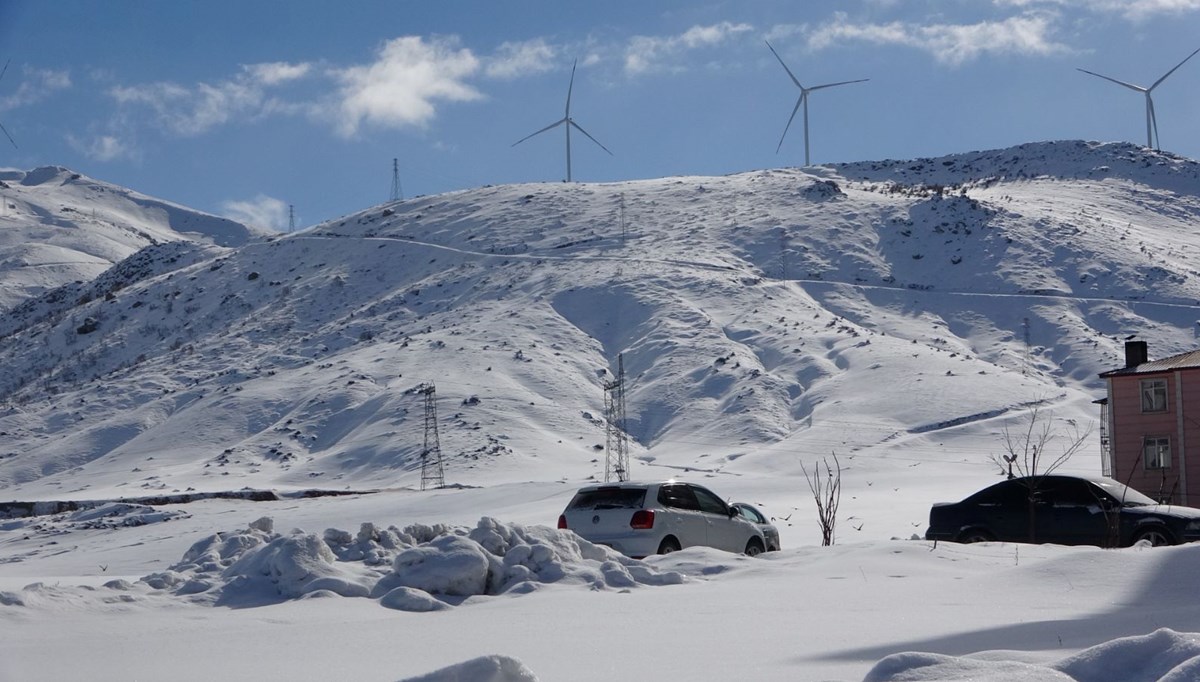 Bitlis’te 27 köy yolunu ulaşıma kapandı Bitlis’te 27 köy yolunu ulaşıma kapandı