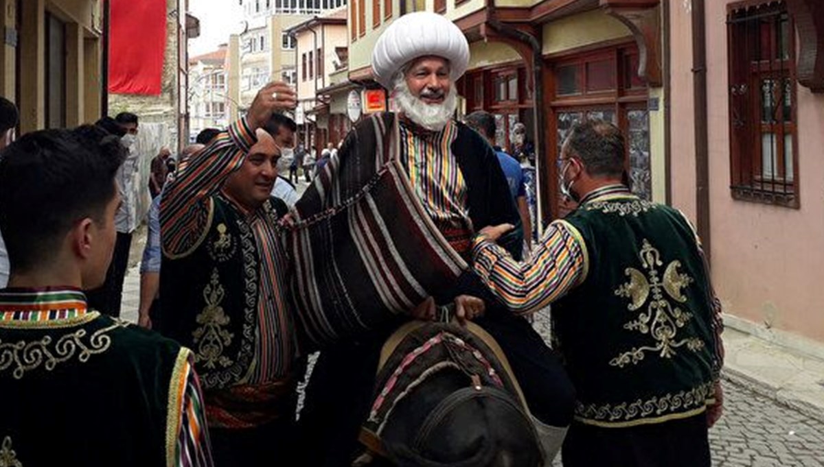 63. Uluslararası Akşehir Nasreddin Hoca Şenliği'nde bu yılın 'Nasreddin Hoca'sı sanatçı Behzat Uygur olacak