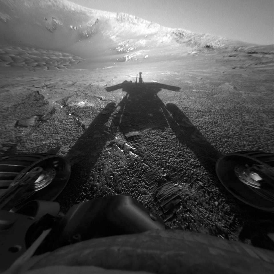 NASA Mars keşif aracı Opportunity'ye veda etti - 1