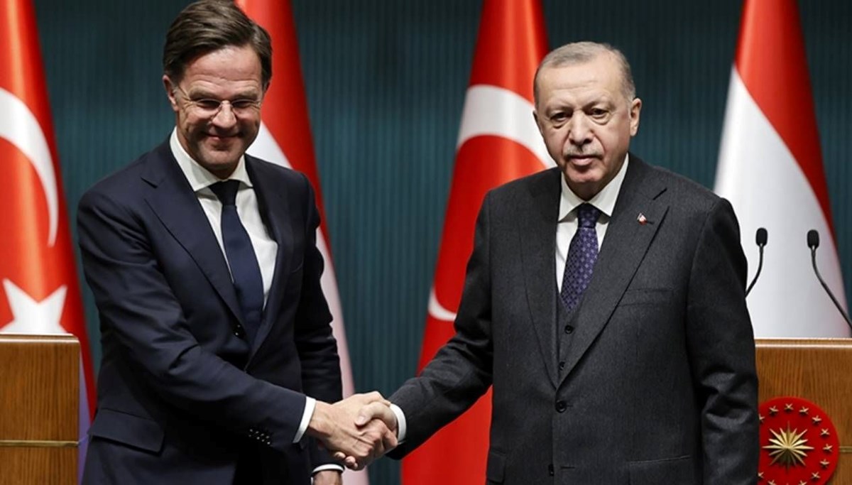 Rutte, Cumhurbaşkanı Erdoğan'ı aradı