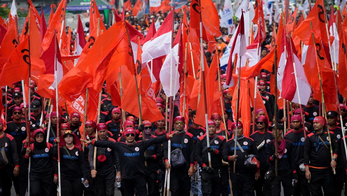 1 Mayıs: Dünyanın dört bir yanında işçiler meydanları doldurdu 1 Mayıs: Dünyanın dört bir yanında işçiler meydanları doldurdu