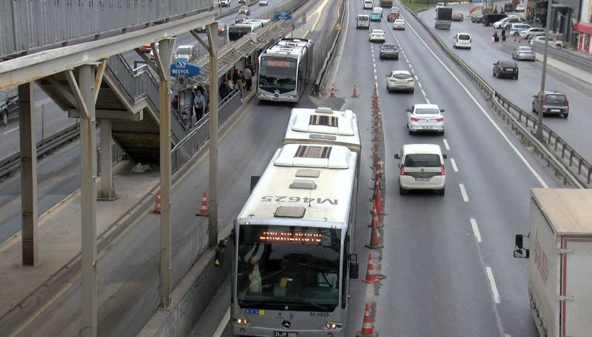 İBB’den Beşyol metrobüs durağına ilişkin açıklama (Metrobüs yolundaki köprü ayağı sosyal medyada gündem oldu)