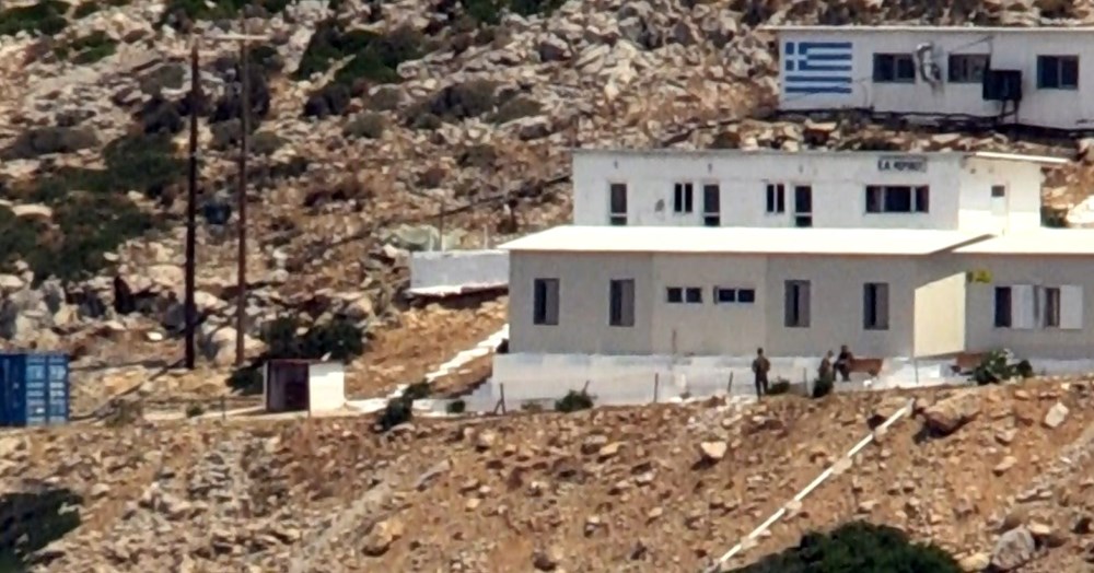 Keçi Adası'ndaki Yunan askerleri ve adaya yerleştirilen ağır silahlar görüntülendi - 23