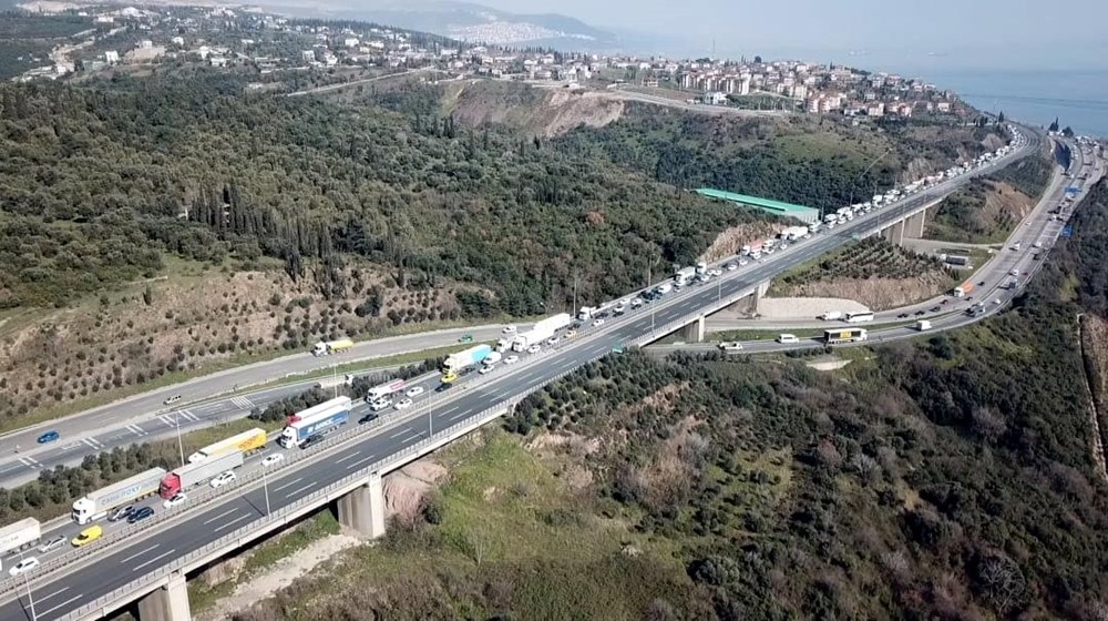 TEM'de zincirleme kaza: Ankara yönü trafiğe kapandı - 6