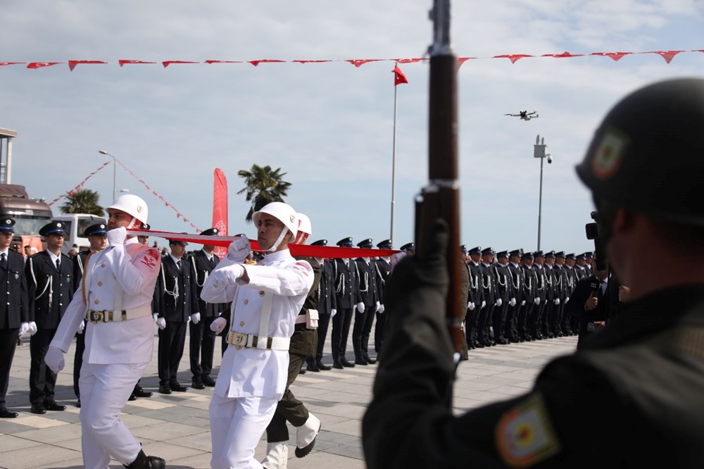 Atatürk'ü temsil eden bayrak Samsun'da karaya çıkarıldı - 7
