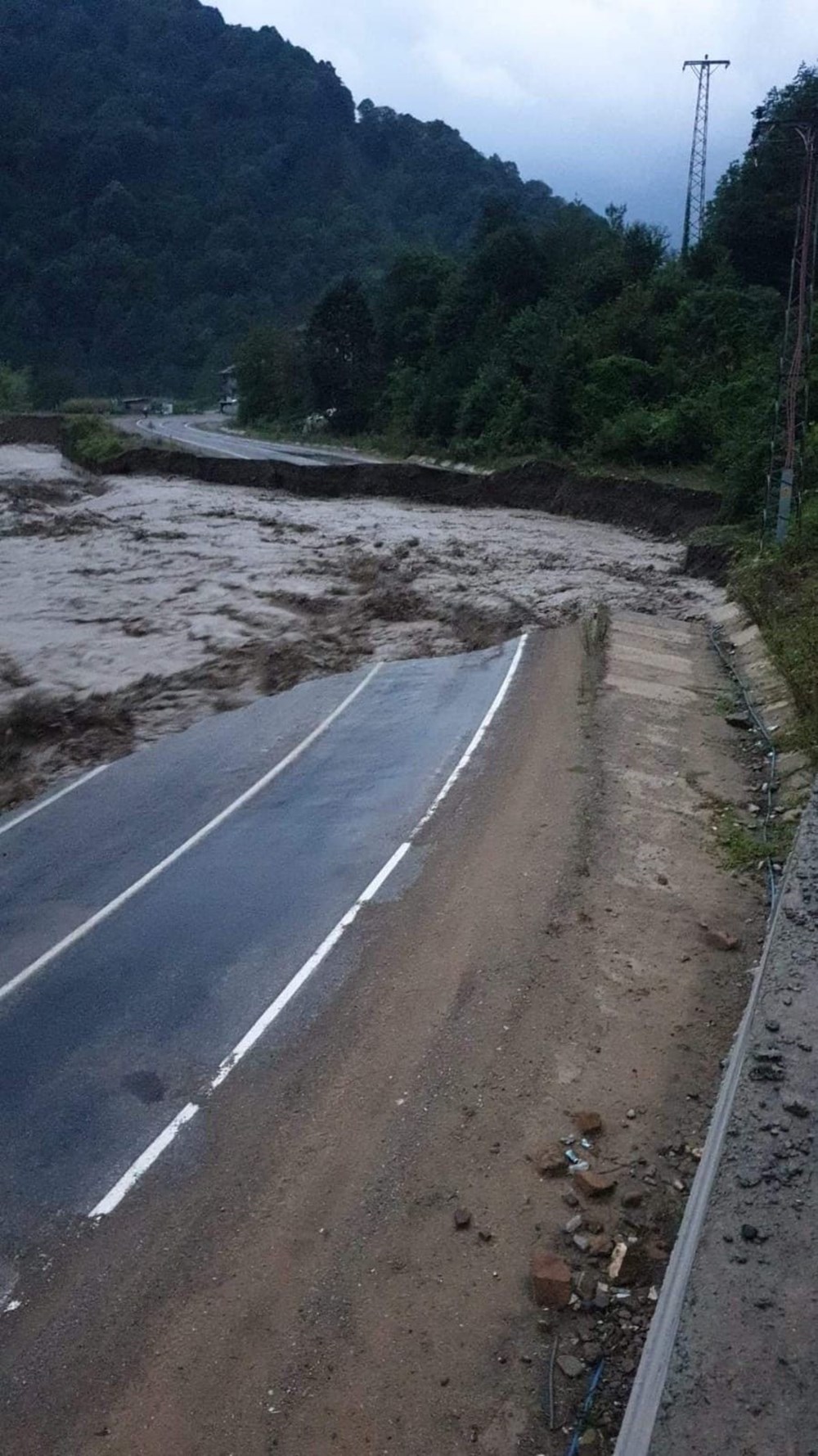 Bartın'da şiddetli yağış sel ve heyelana neden oldu - 11