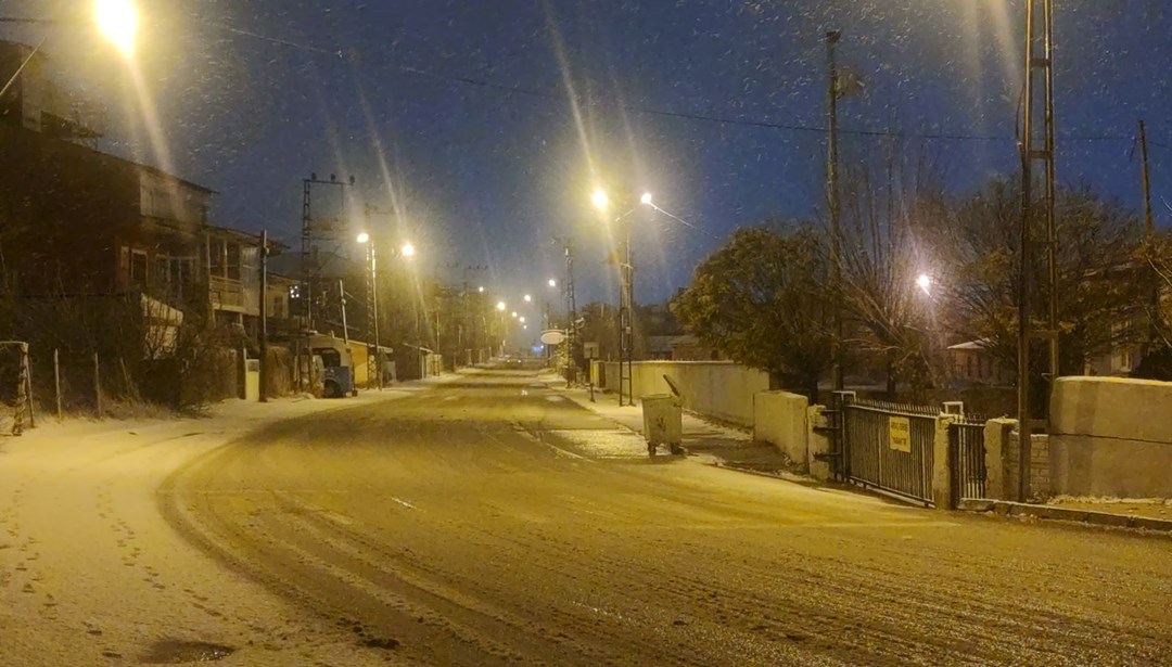 Van'da eğitime kar engeli