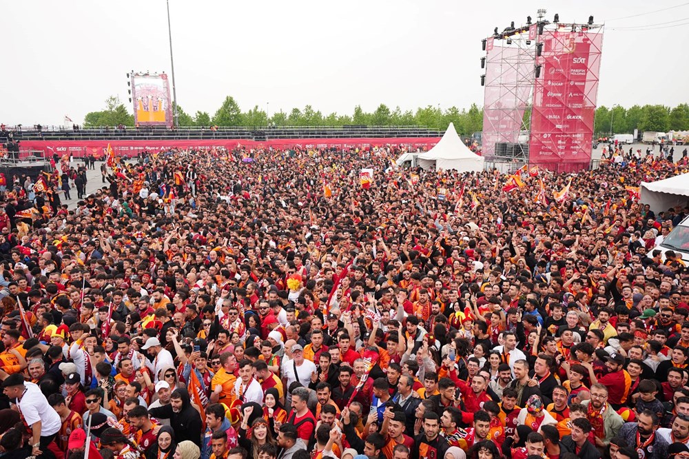 Galatasaray'da şampiyonluk kutlaması 78 zN6cb2gUo0CH1ZYJoi mQw