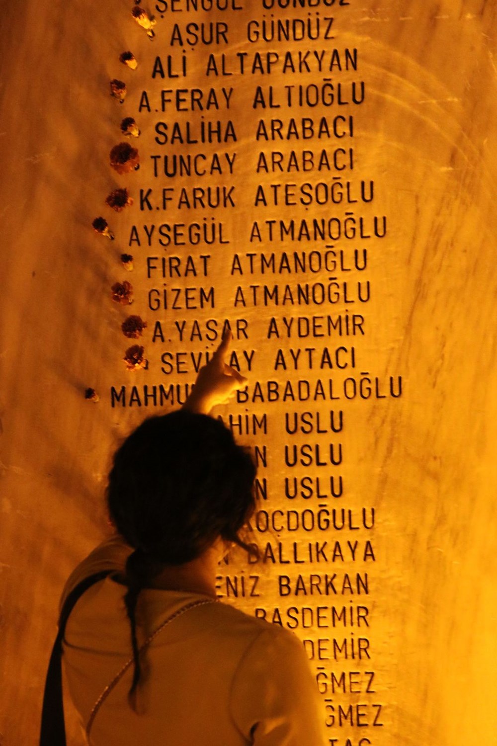 17 Ağustos depreminin 21. yılı: Hayatını kaybedenler törenle anıldı - 21