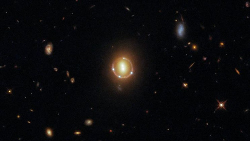 NASA Dünya'dan 3,4 milyar ışık yılı uzaklıkta bir'Einstein halkası' görüntüledi - 9